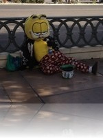 Garfield in Las Vegas Working hard for his Money